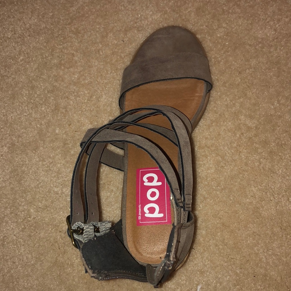 Gray Heels - Picture 2 of 4